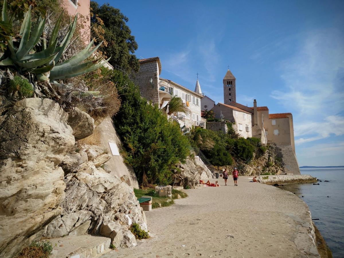 Hotel Kuca Carmen Rab Town Exterior foto